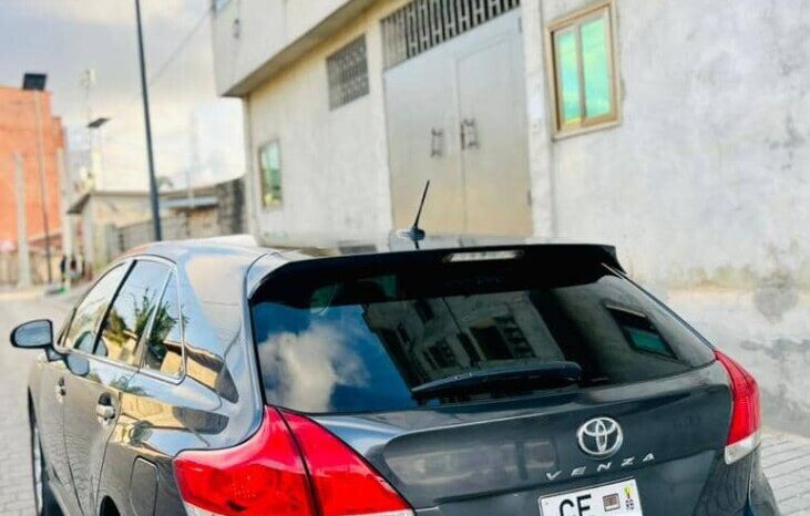 
								Certified Used 2010 Toyota Venza full									