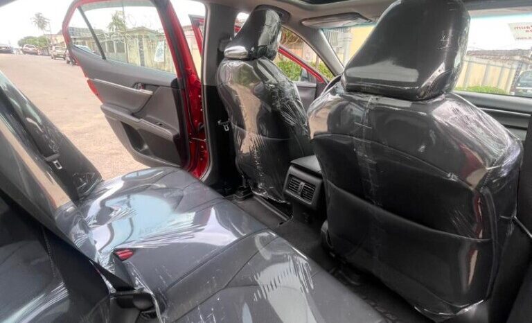 
								New 2022 Toyota Camry XSE full									