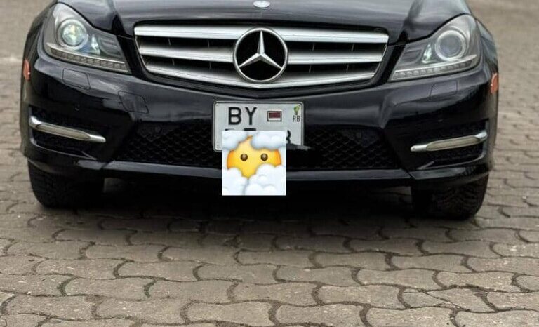 
								Certified Used 2013 Mercedes C350 4MATIC full									