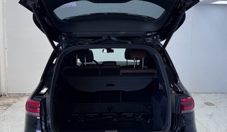 
								New 2021 Mercedes GLB-Class full									