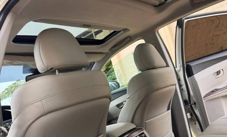 
								Certified Used 2011 Toyota Venza in Cotonou full									