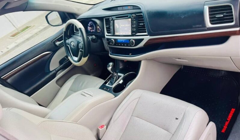 
								Certified Used 2016 Toyota Highlander Limited full									