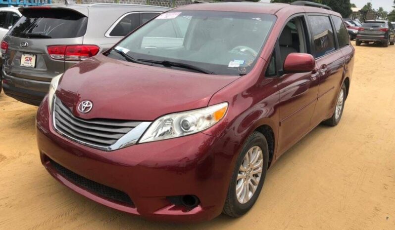 
								Certified Used 2010 Toyota Sienna full									