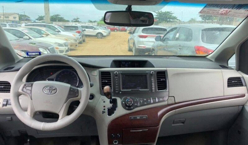 
								Certified Used 2010 Toyota Sienna full									