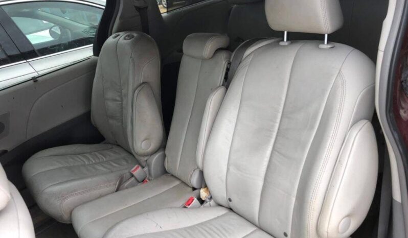 
								Certified Used 2010 Toyota Sienna full									