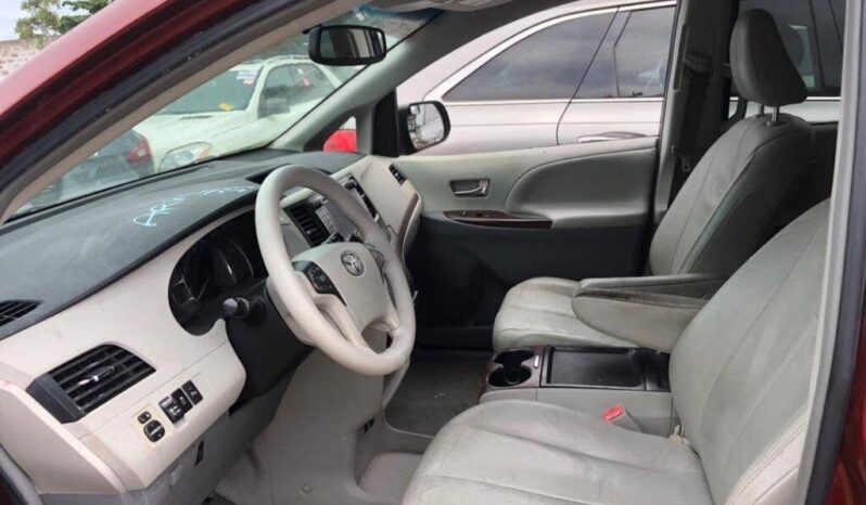 
								Certified Used 2010 Toyota Sienna full									
