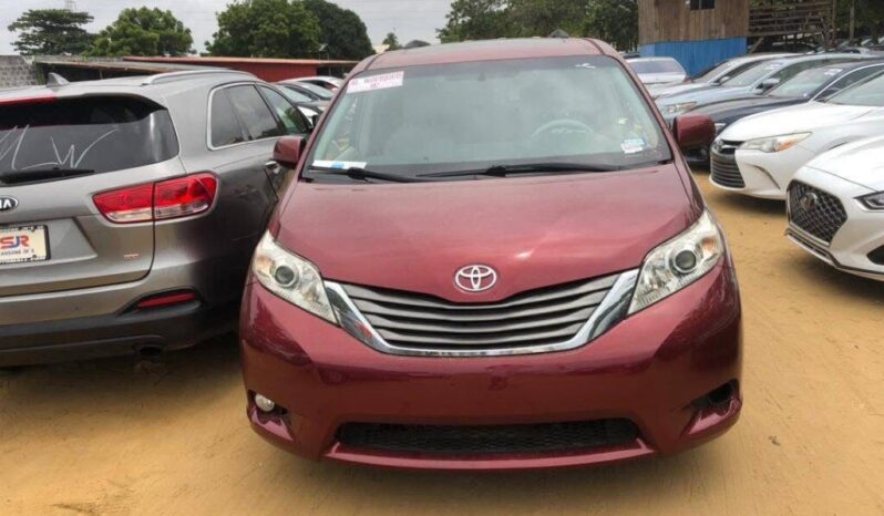 
								Certified Used 2010 Toyota Sienna full									