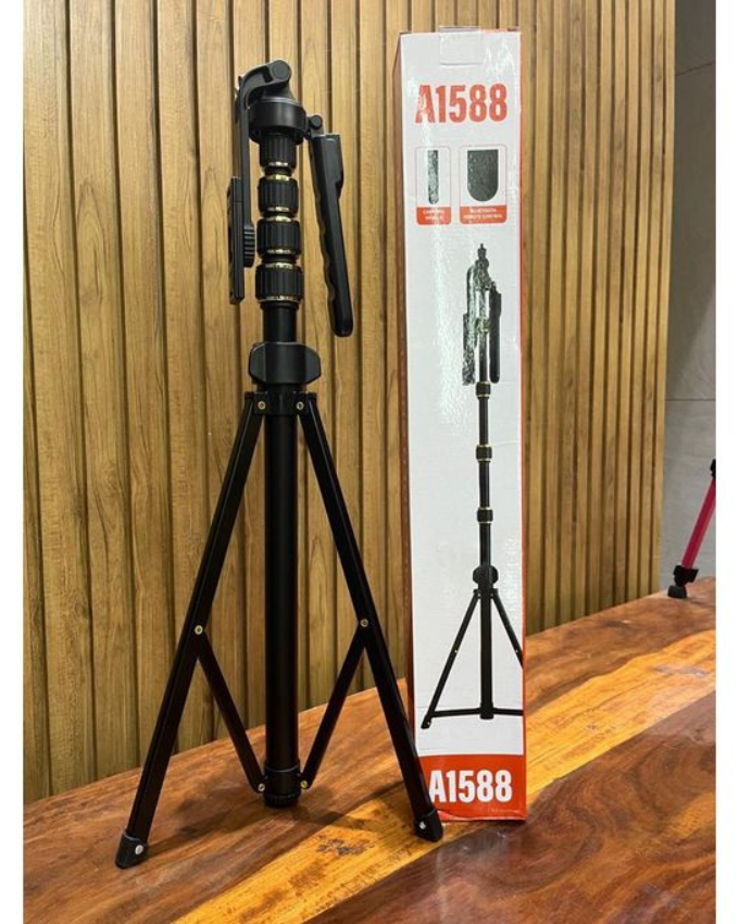A1588 TRIPOD STAND in Benin